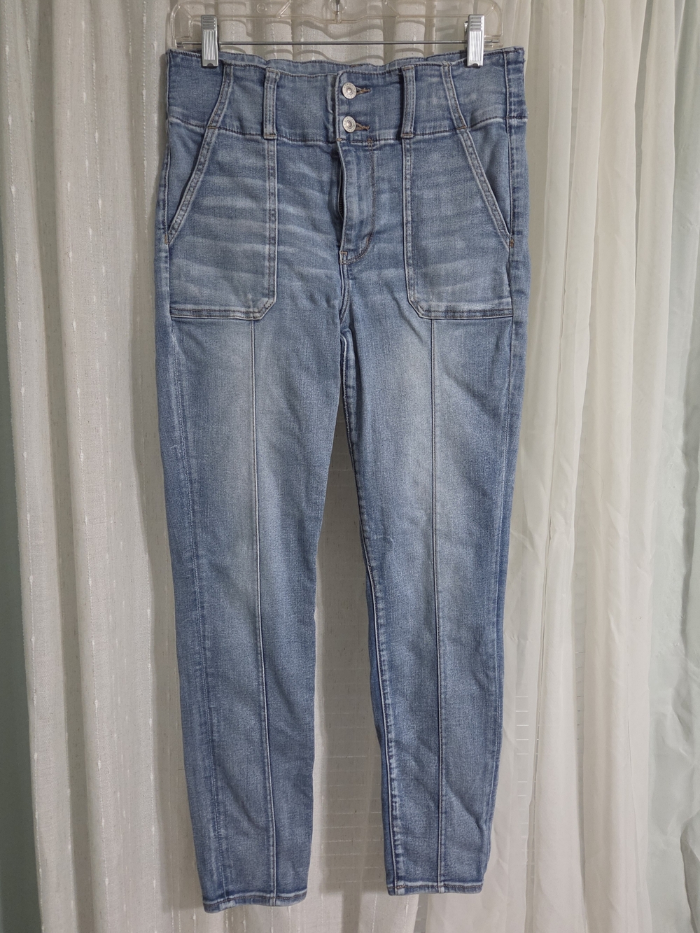 American Eagle Outfitters Light Wash High-Rise Skinny Jeans